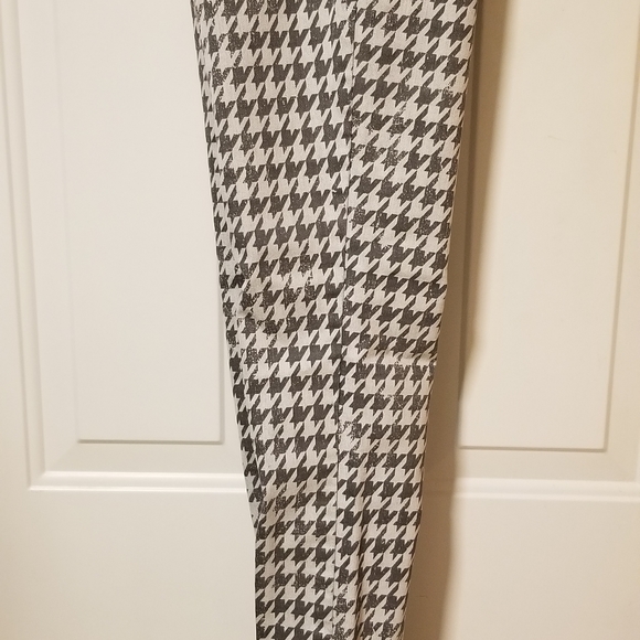Gray Houndstooth Jean's by GJG - Picture 5 of 6